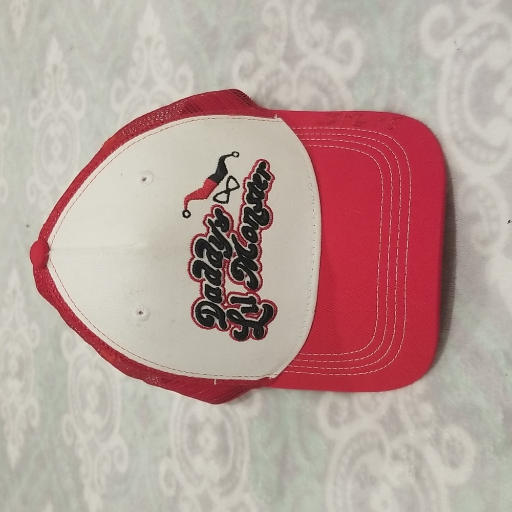 DC Harley Quinn red and white snapback trucker hat